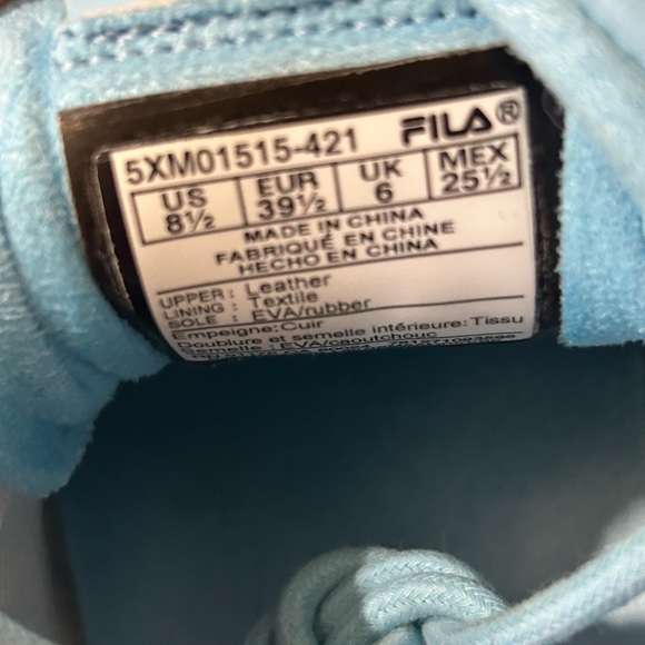 Like new Fila baby blue sneakers / tennis shoes - Picture 5 of 7